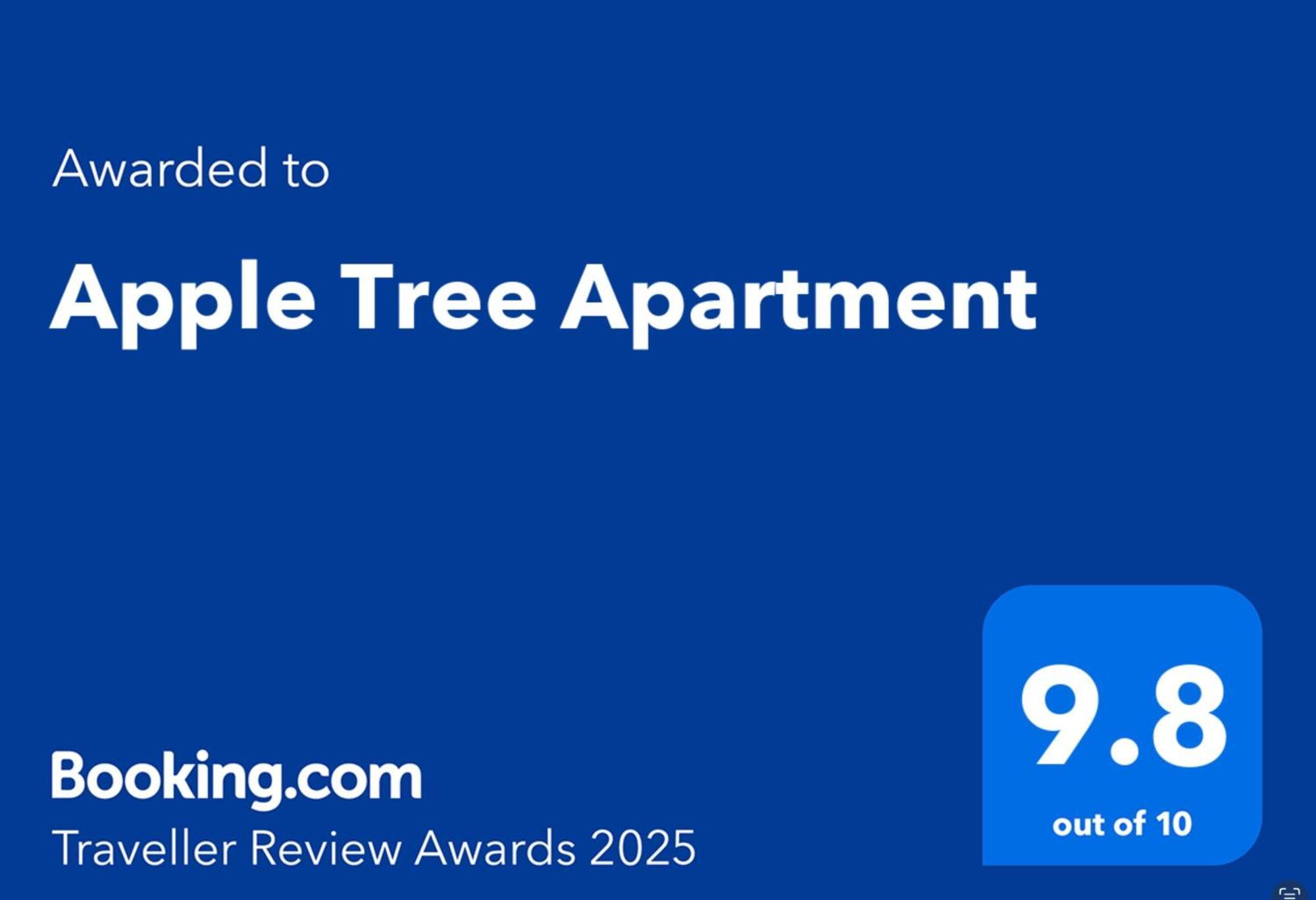 Apple Tree Apartment Hensol Extérieur photo